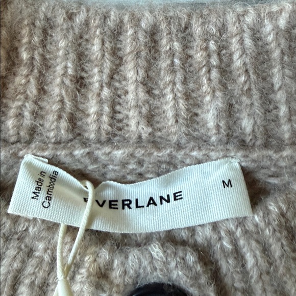EVERLANE CLOUD CABLE CARDIGAN ALMOND MEDIUM New With Tags - Picture 7 of 8
